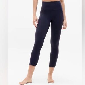 Athleta Salutation Stash Pocket II Capris
